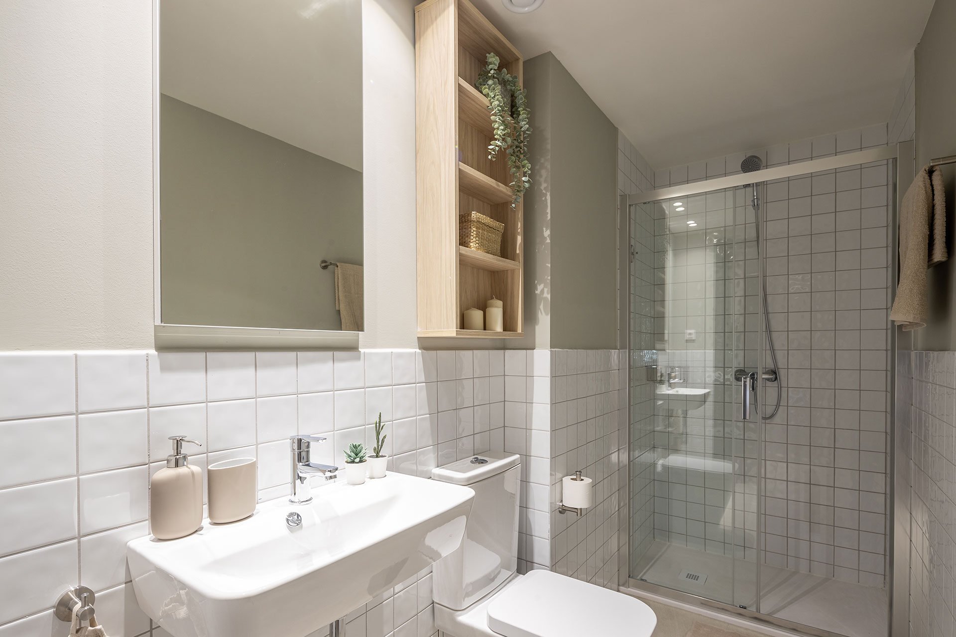 The City--14-studio-premium-delux-baño