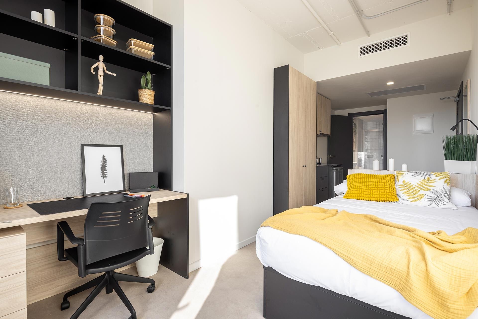 The City--14-studio-premium-delux-hacia-baño